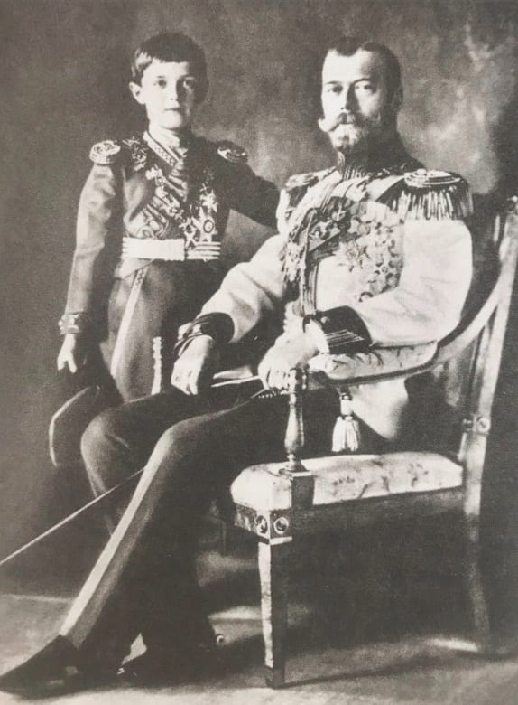 Император Николая II с Цесаревичем Алексеем