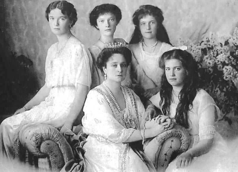 Императрица Александра Фёдоровна с дочерьми