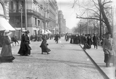 При Императоре Николае Втором население России менее чем за четверть века увеличилось на 62 млн. человек При Императоре Николае Втором население России менее чем за четверть века увеличилось на 62 млн. человек