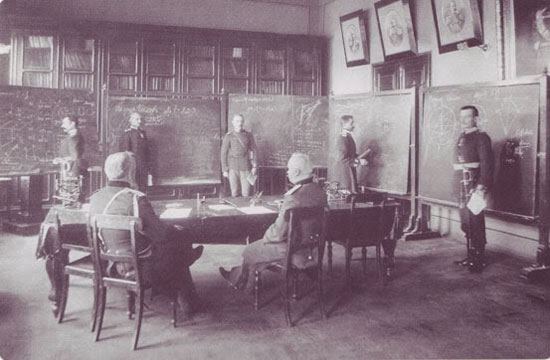 При Императоре Николае Втором грамотных в Империи – не менее 85% При Императоре Николае Втором грамотных в Империи – не менее 85%