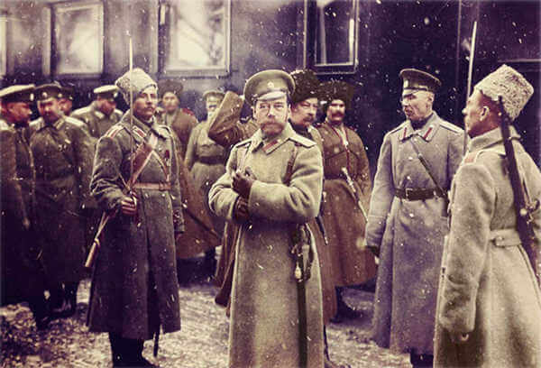 Как рассказать детям о Николае II и его семье?