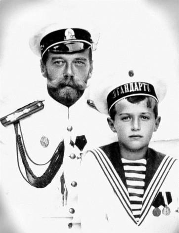 Император Николай II и цесаревич Алексей