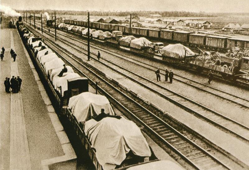 Эвакуация завода на восток по железной дороге