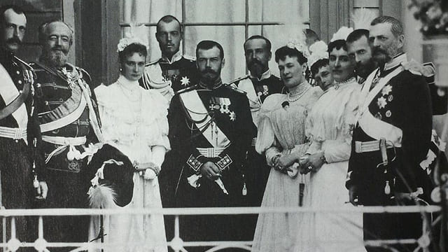 Почему пала монархия? История предательства