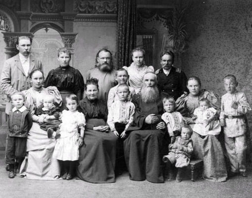 Александра Фёдоровна с детьми