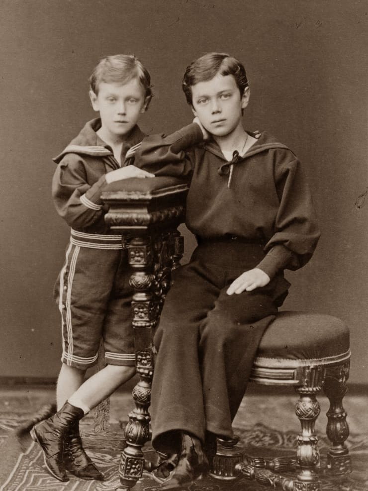 Цесаревич Николай Александрович с братом Георгием Александровичем Цесаревич Николай Александрович с братом Георгием Александровичем