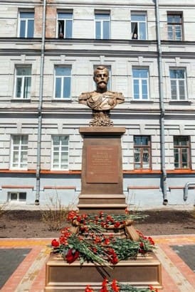 Памятник Императору Николаю II в Томске