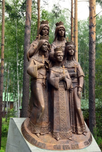 Памятник царским детям в Ганиной Яме