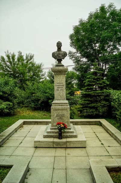 Памятники Николаю II во Владивостоке (Приморский край)