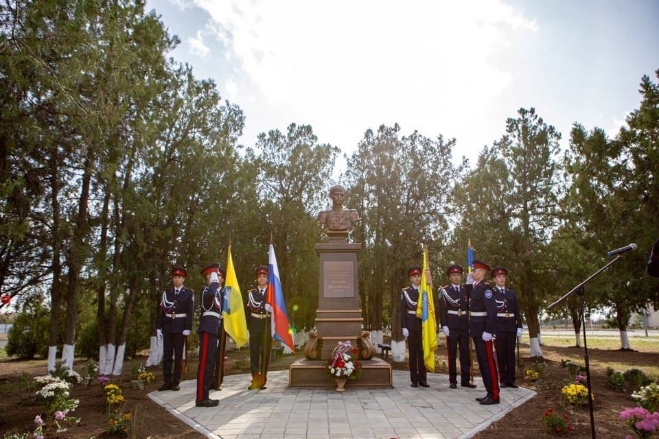 Бюст цесаревича Алексея в Городовиковском районе на территории Казачьего кадетского корпуса им. О.И. Городовикова