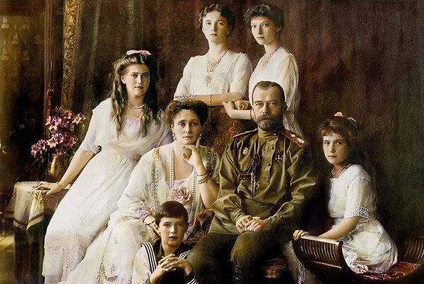 Как рассказать детям о Николае II и его семье?