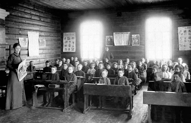 Школьное образование и грамотность в России к 1917 году