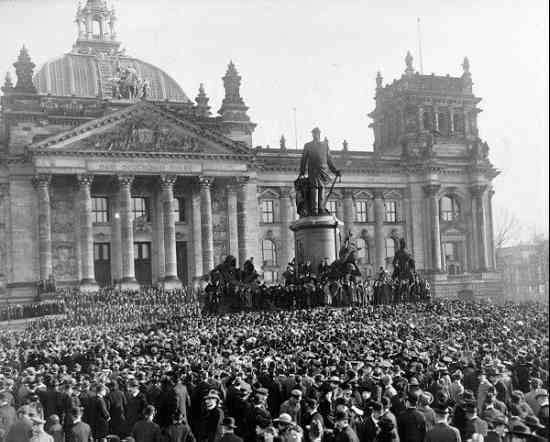 9 ноября 1918 года в истории Германии произошло крушение монархии
