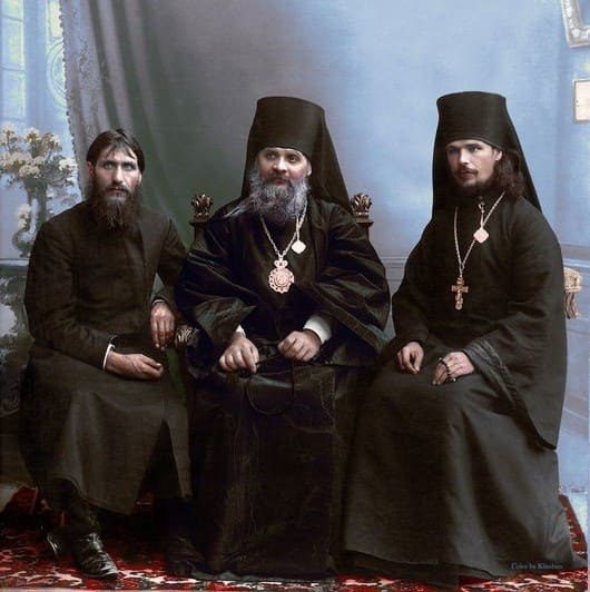 Слева направо: Григорий Распутин, епископ Гермоген (Долганов) и иеромонах Илиодор (Труфанов)