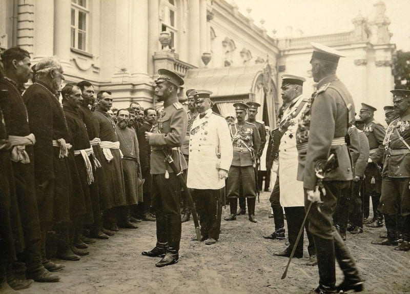 Император Николай II принимает депутации от волостных старшин Киевской губернии, 1911 г.