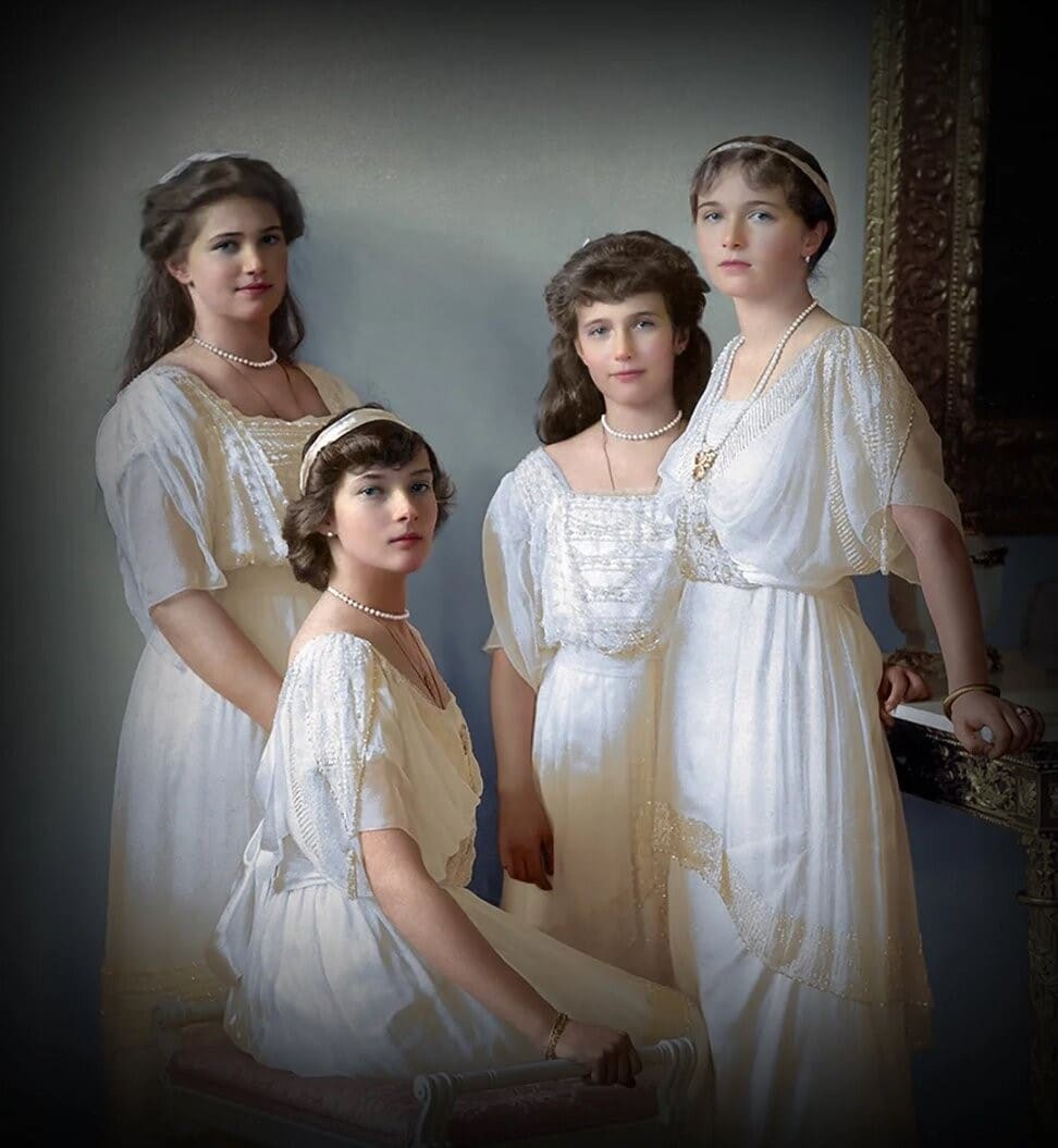 Великие княжны Романовы (слева направо): Мария, Татьяна, Анастасия, Ольга
