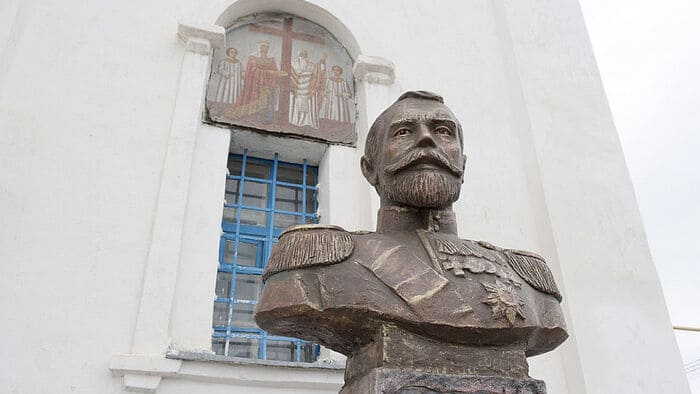Памятник Николаю II в г. Калач Воронежской области
