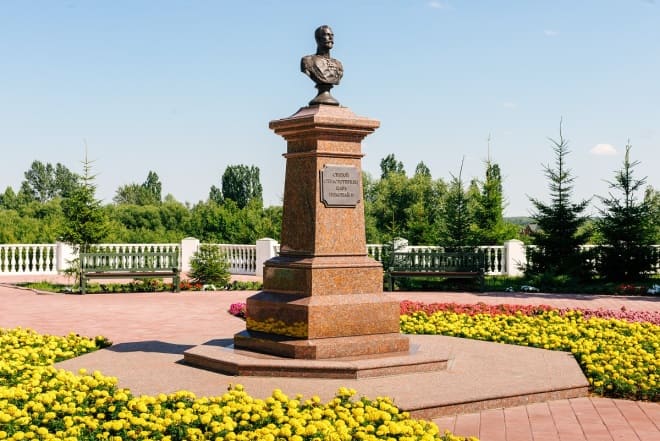 Памятник царю Николаю II в Тамбове