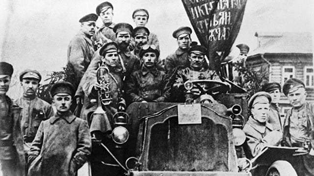 Цена Октябрьской революции. Доктор исторических наук Владимир Лавров: «Коммунизм, где всё общее, — это сказка. Ради сказки погибли десятки миллионов людей»